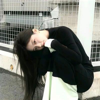 颁奖典礼后台实拍：圈内老戏骨私下抽烟，粉丝集体脱粉